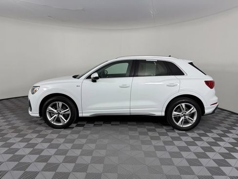 Used 2023 Audi Q3 2.0T Premium w/ Convenience Package AWD/4WD image 4