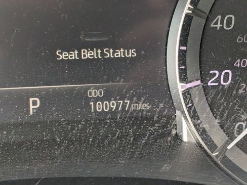 Used 2022 Toyota Highlander XLE image 20