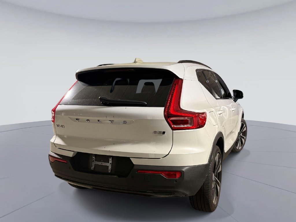 Used 2024 Volvo XC40 B5 Plus w/ Climate Package AWD/4WD image 6