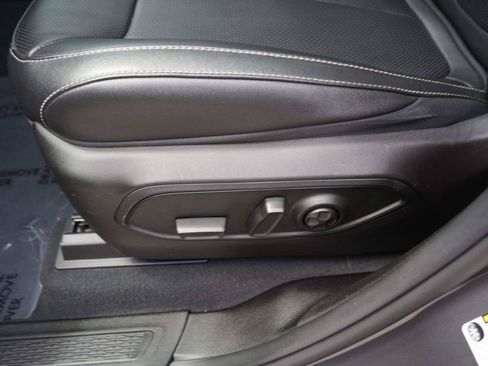Used 2024 Jeep Grand Cherokee L Limited w/ Luxury Tech Group II RWD image 18