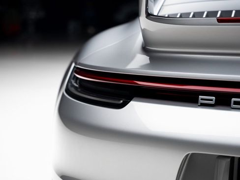Used 2024 Porsche 911 Carrera RWD image 26