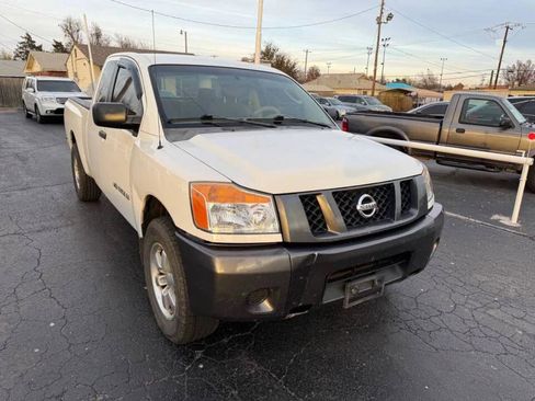 Used 2008 Nissan Titan LE image 2