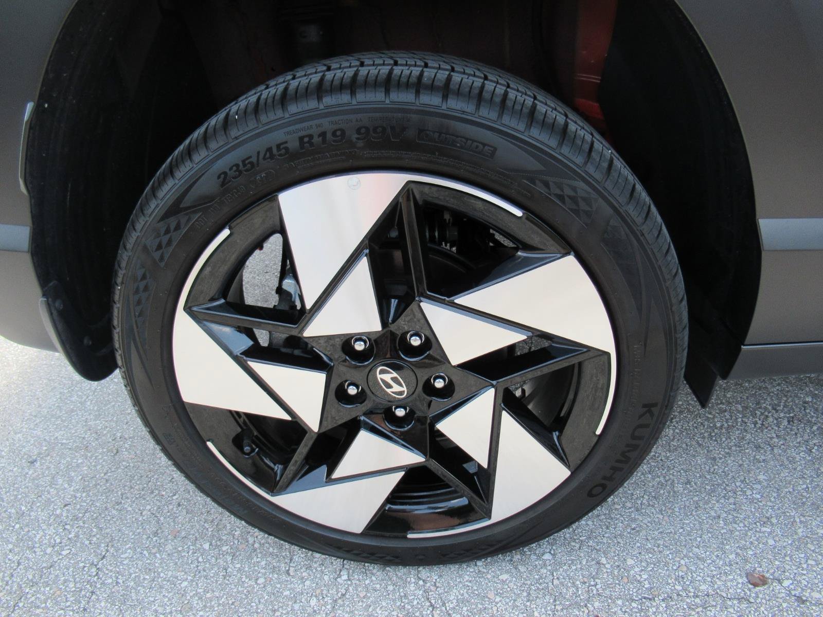 Used 2026 Hyundai Kona Limited AWD/4WD image 9