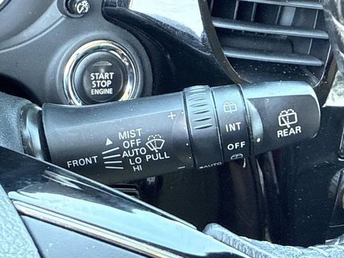 Used 2020 Mitsubishi Outlander SE image 36