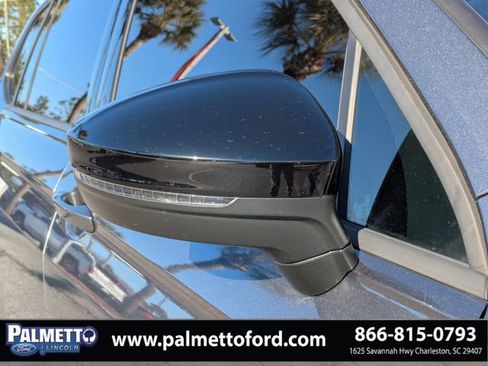 Used 2022 Volkswagen Tiguan SE R-Line image 12