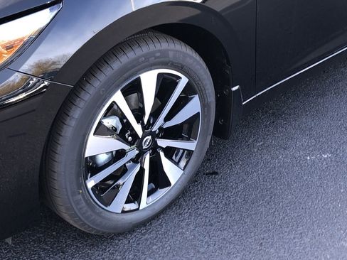 New 2025 Nissan Sentra SV w/ SV Premium Package image 10