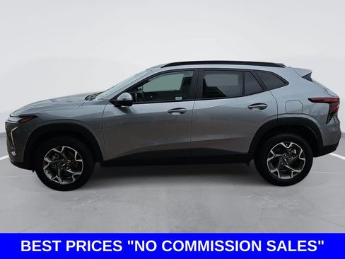 New 2026 Chevrolet Trax LT w/ Sunroof Package FWD image 6