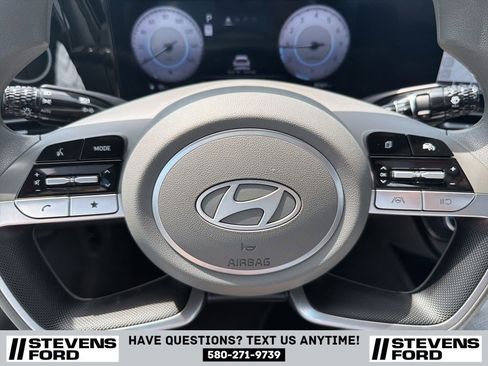 Used 2024 Hyundai Elantra SEL FWD image 17