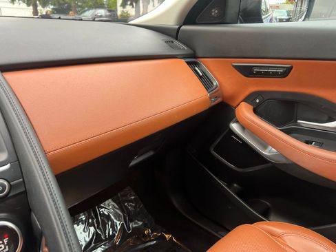 Used 2020 Jaguar E-PACE SE image 41