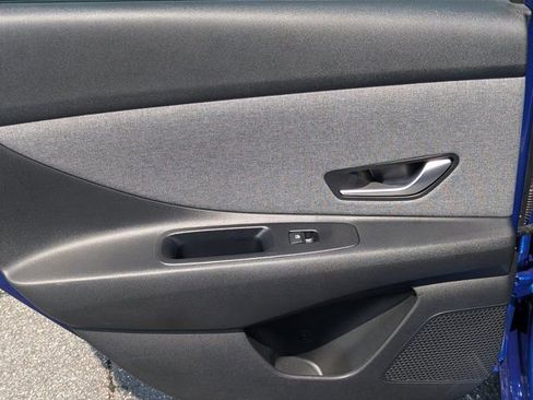 Used 2024 Hyundai Elantra Limited FWD image 18