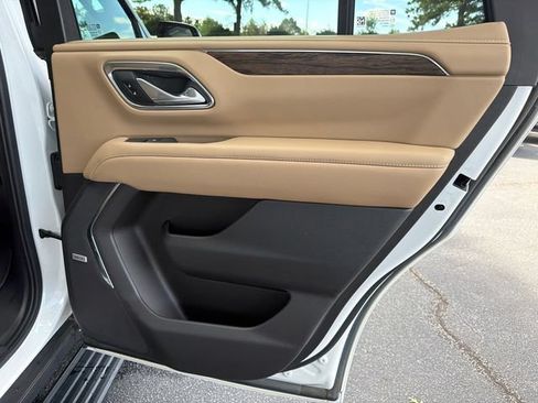 Used 2023 Chevrolet Tahoe Premier RWD image 16
