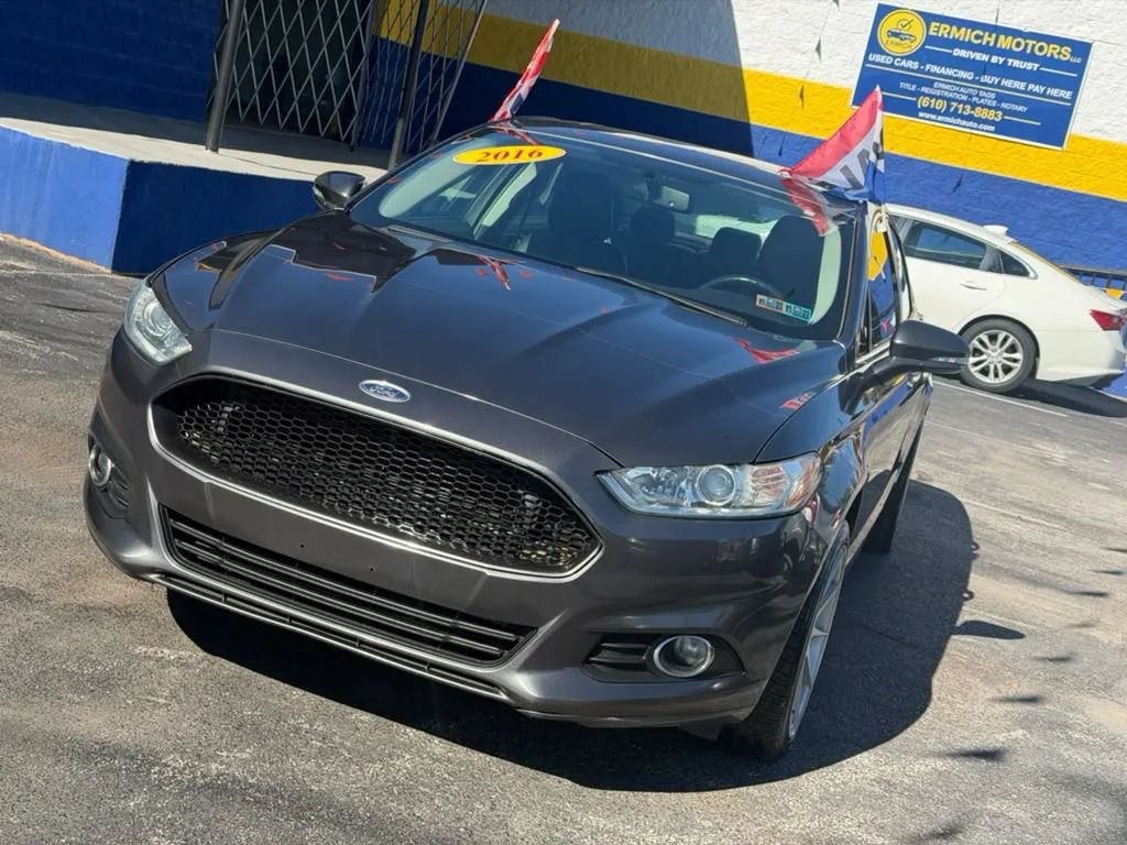 Used 2016 Ford Fusion SE w/ Equipment Group 202A AWD/4WD image 2