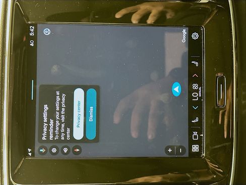 Used 2025 Volvo XC40 B5 Plus image 22