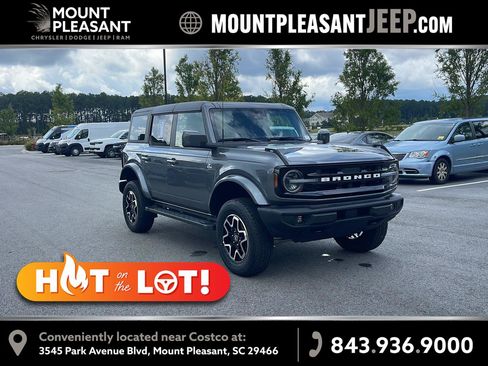 Used 2024 Ford Bronco Outer Banks AWD/4WD image 1