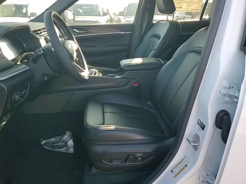 New 2025 Jeep Grand Cherokee Limited w/ Luxury Tech Group II AWD/4WD image 11