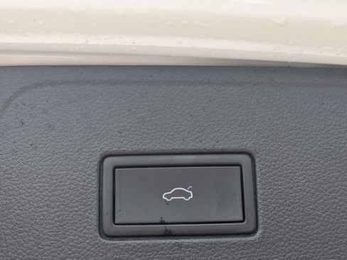 Used 2022 Volkswagen Atlas SE FWD image 13