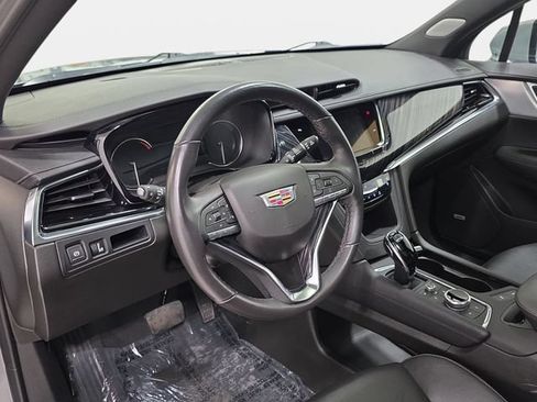 Certified 2025 Cadillac XT6 Premium Luxury AWD/4WD image 13
