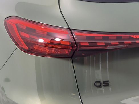 Used 2025 Audi Q5 Premium w/ Convenience Package AWD/4WD image 27