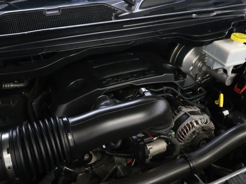 Used 2019 RAM 1500 Laramie AWD/4WD image 29