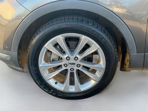 Used 2018 Ford Explorer Limited w/ Equipment Group 301A image 32