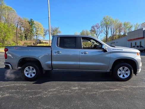 Used 2025 Chevrolet Silverado 1500 LT AWD/4WD image 12