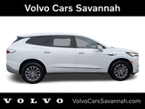 Used 2024 Buick Enclave Premium image 3
