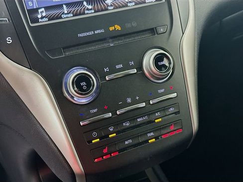 Used 2017 Lincoln MKC Select w/ Select Plus Package image 17