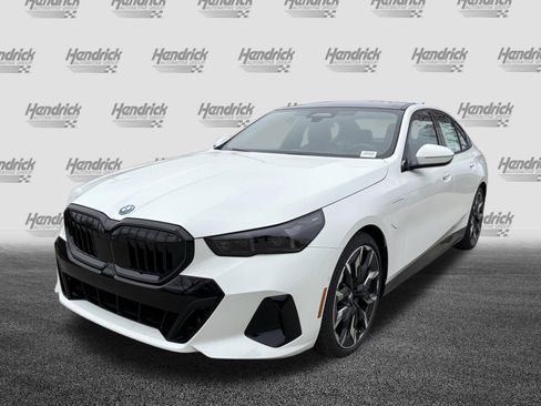 New 2026 BMW 550e xDrive image 5