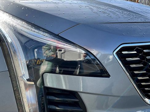 Used 2023 Cadillac XT4 Premium Luxury image 27