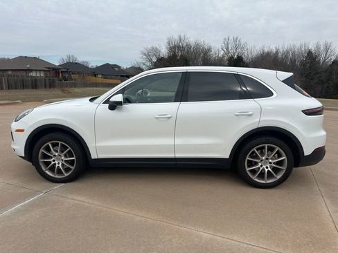 Used 2020 Porsche Cayenne image 2