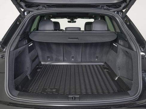 Used 2024 Audi Q5 2.0T Premium w/ Summer of Audi Package AWD/4WD image 10