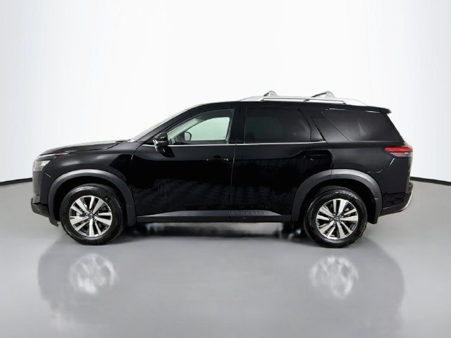 Used 2025 Nissan Pathfinder SL AWD/4WD image 4