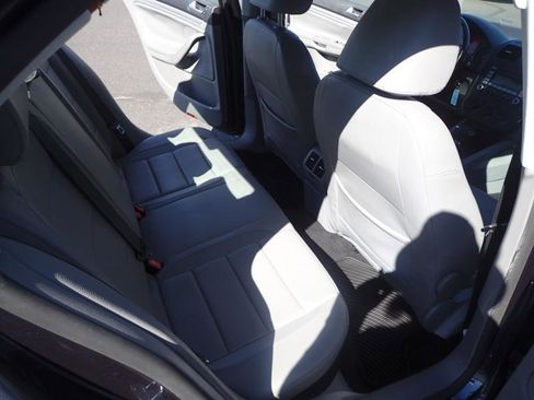 Used 2009 Volkswagen Jetta TDI FWD image 11