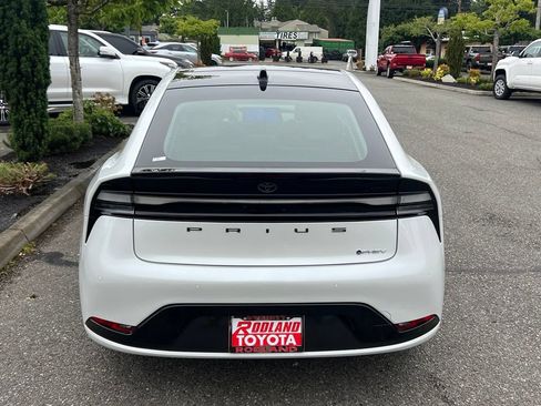 Certified 2025 Toyota Prius Plug-In Hybrid FWD image 8