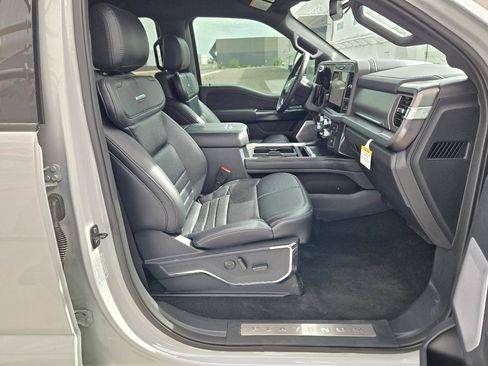 Used 2025 Ford F450 Platinum AWD/4WD image 42