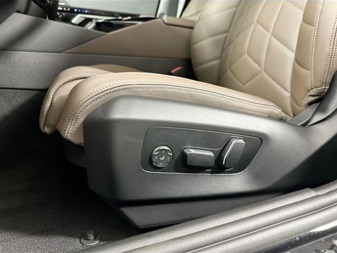 Certified 2025 BMW 530i xDrive w/ Executive Package image 14