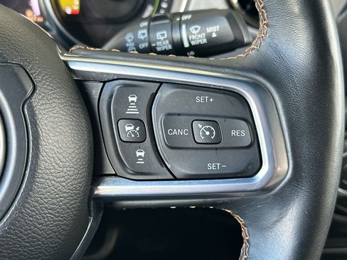 Used 2022 Jeep Wrangler Unlimited Sahara image 28