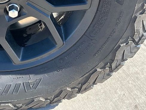 Used 2024 Jeep Wrangler Unlimited image 9