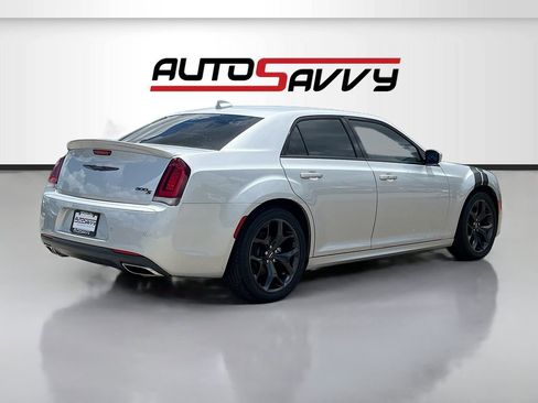 Used 2021 Chrysler 300 S w/ S Model Appearance Package RWD image 7