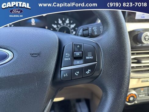 Used 2022 Ford Escape SE image 23