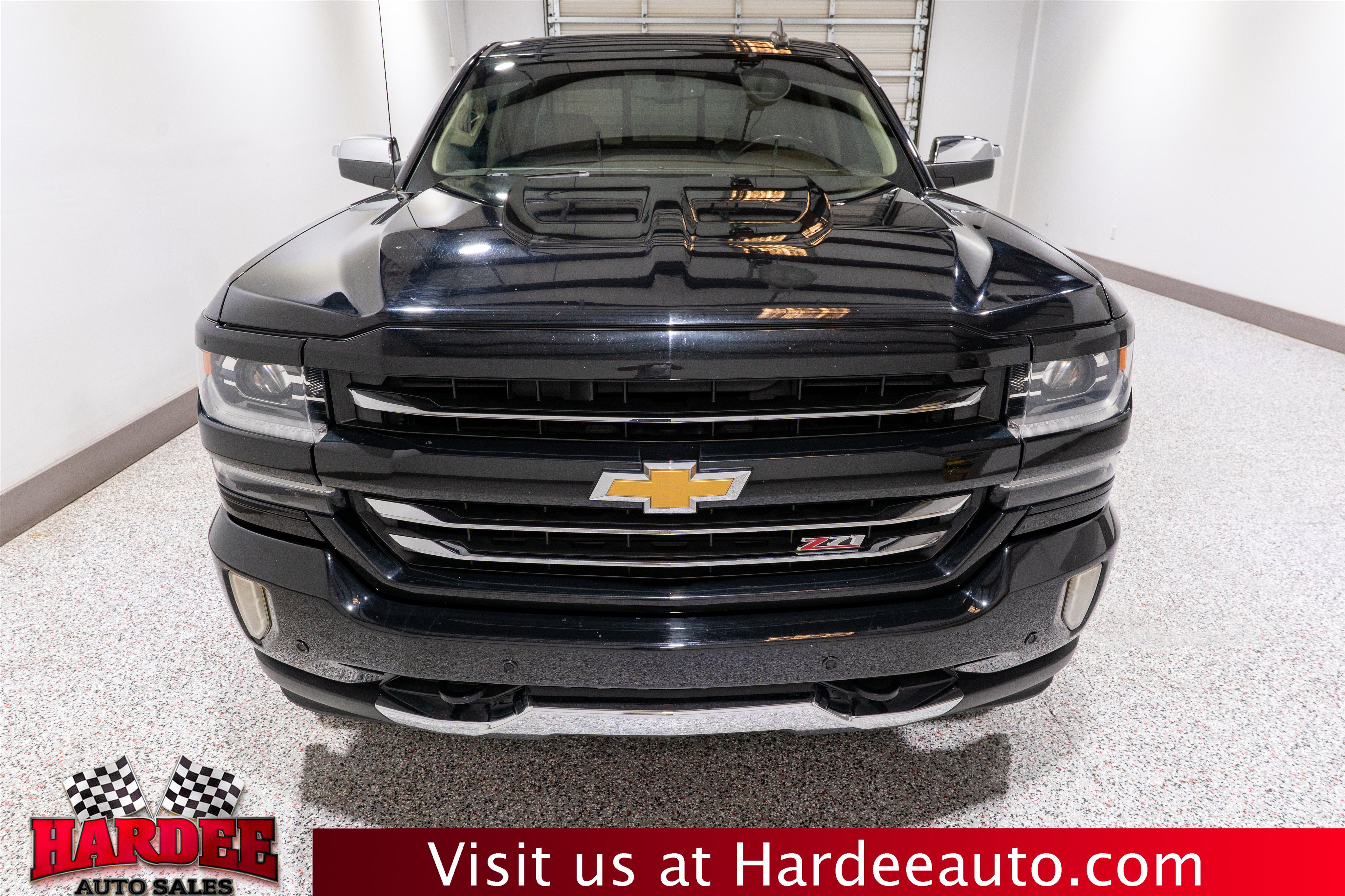 Used 2017 Chevrolet Silverado 1500 LTZ Z71 w/ LTZ Plus Package AWD/4WD image 7