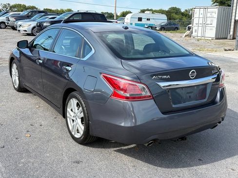 Used 2013 Nissan Altima 3.5 SL w/ Technology Pkg FWD image 7