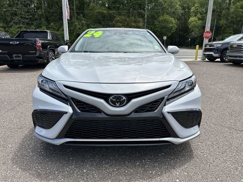 Used 2024 Toyota Camry XSE FWD image 11
