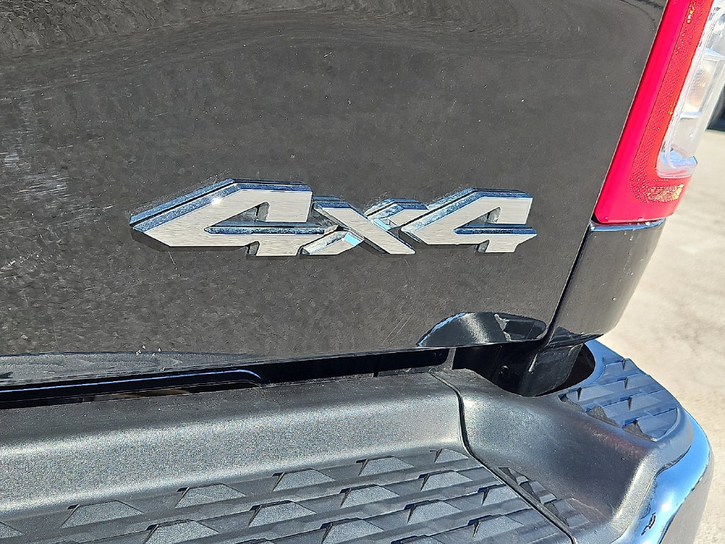 Used 2024 RAM 2500 Tradesman w/ Chrome Appearance Group AWD/4WD image 15