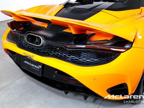 New 2026 McLaren 750S Spider RWD image 31