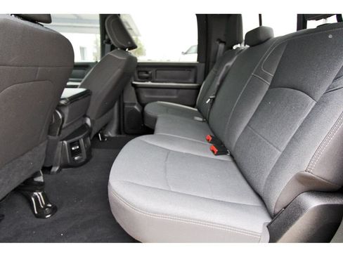 Used 2024 RAM 2500 Tradesman w/ Chrome Appearance Group AWD/4WD image 7