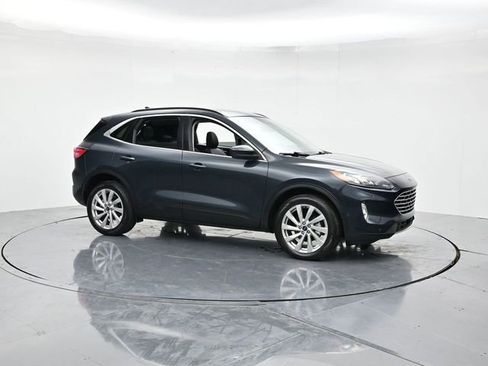 Certified 2022 Ford Escape Titanium w/ Titanium Elite Package image 3