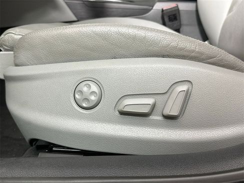 Used 2018 Audi A3 e-tron Premium w/ Sport Package image 22