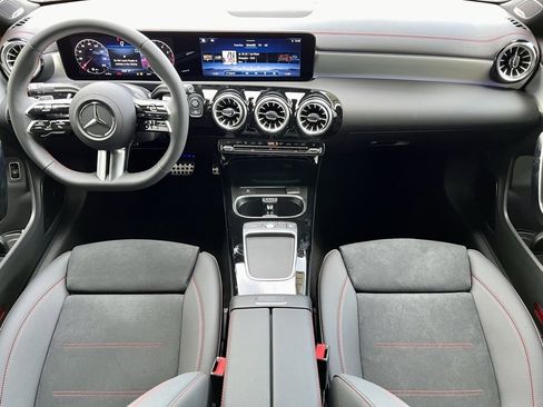 Used 2025 Mercedes-Benz CLA 250 4MATIC image 2