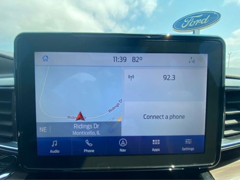 Used 2022 Ford Explorer Limited w/ Equipment Group 301A AWD/4WD image 32